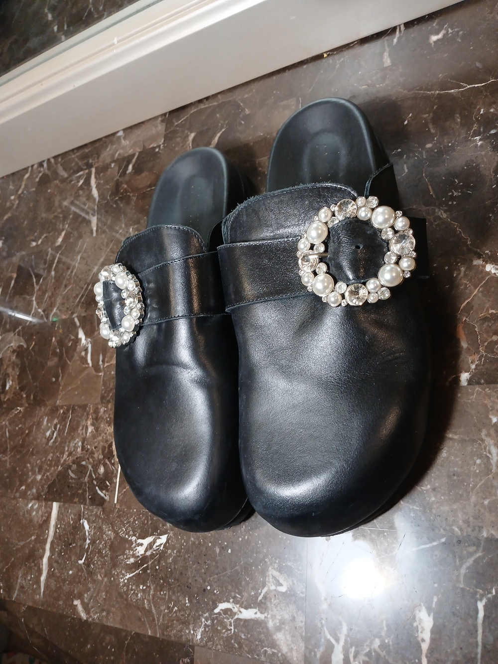 ALOHAS Black Leather Pearl-Embellished Slide Clogs - Picture 5 of 13
